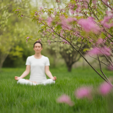 Naturopathie au printemps : détox, cures et conseils anti-allergies pour retrouver vitalité