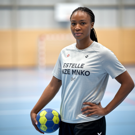 Interview Estelle Nze Minko : championne du monde de handball engagée pour l'entrepreneuriat féminin