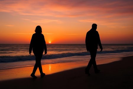 silhouettes-plage-coucher-soleil