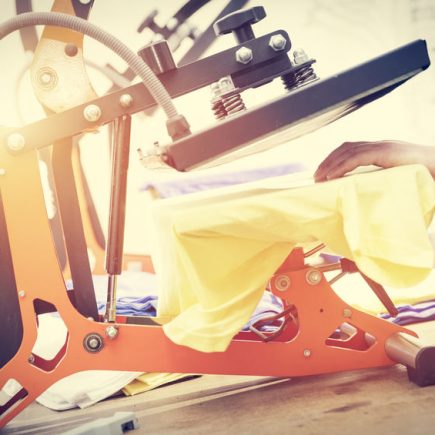 T-shirt vierge sans étiquette : une base idéale pour la personnalisation